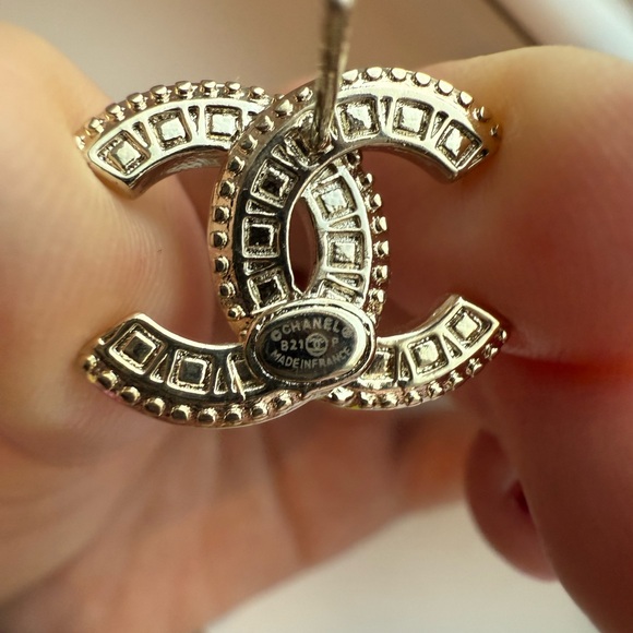 CHANEL Silver Earrings with Crystal Details - Picture 7 of 9